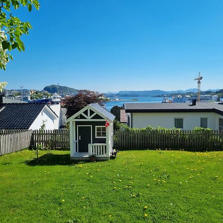 Apartment Near Center / Free P Alesund Bagian luar foto